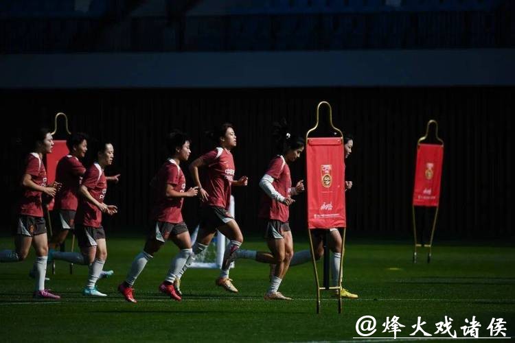 中国女足深圳集训 重塑信心备战亚洲杯 中国女足深圳集训 重塑信心备战亚洲杯