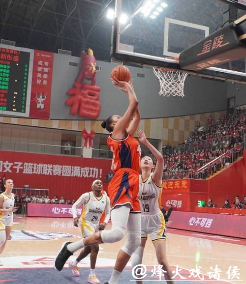 坎贝奇“两双”带领四川女篮力克WCBA领头羊 坎贝奇“两双”带领四川女篮力克WCBA领头羊