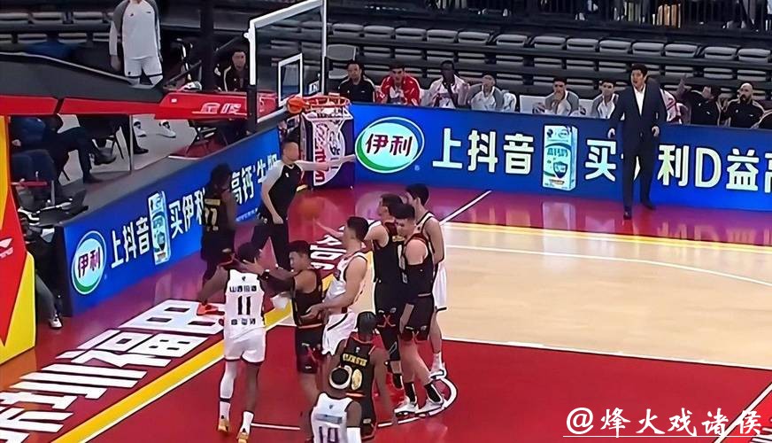 CBA再现奇葩!2米19中锋下黑脚激化矛盾,裁判8分钟狂吹8次技犯 CBA再现奇葩!2米19中锋下黑脚激化矛盾,裁判8分钟狂吹8次技犯